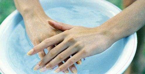 502胶水溶解克星，502胶水最怕的克星是什么（502用一次粘一次手）