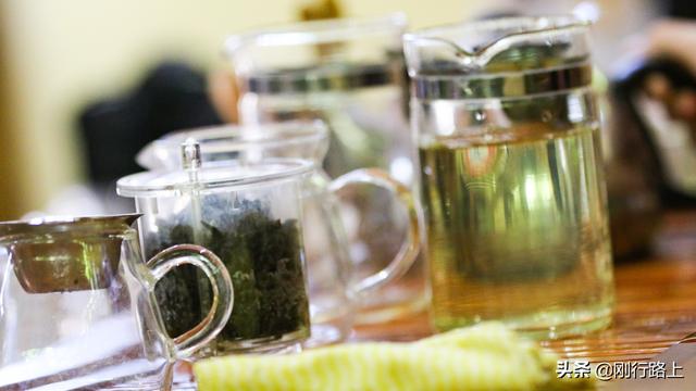 海南苦丁茶是什么茶，海南苦丁茶的功效与作用价格（当地老百姓生活中“物什”）