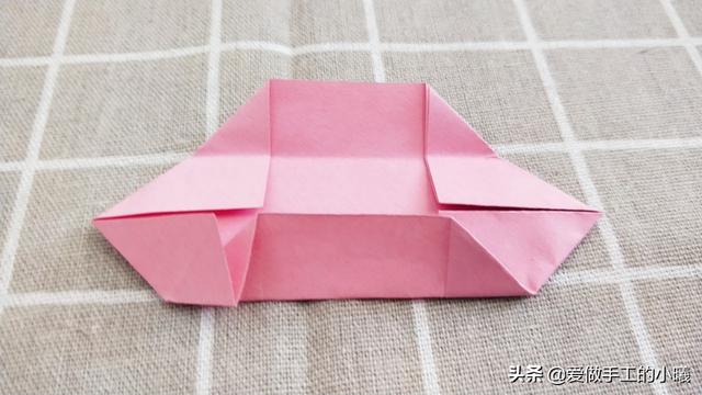 手工折纸爱心方法图解，简单又漂亮的爱心折法（教你用1张纸折出心心相印）