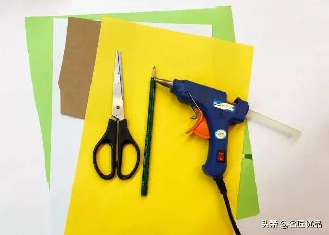 教师节礼物折纸手工花，手工折纸教程（教师节创意手工：一张纸）