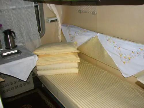 去越南旅游准备转换插头,开往东盟的国际列车——越南三日行 去越南旅游准备转换插头,开往东盟的国际列车——越南三日行