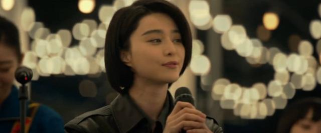 空天猎李晨和范冰冰演片段，和范冰冰打情骂俏