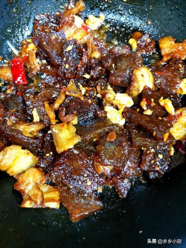 肉焖子的家常做法，焖子的做法（辣椒焖子怎么做）
