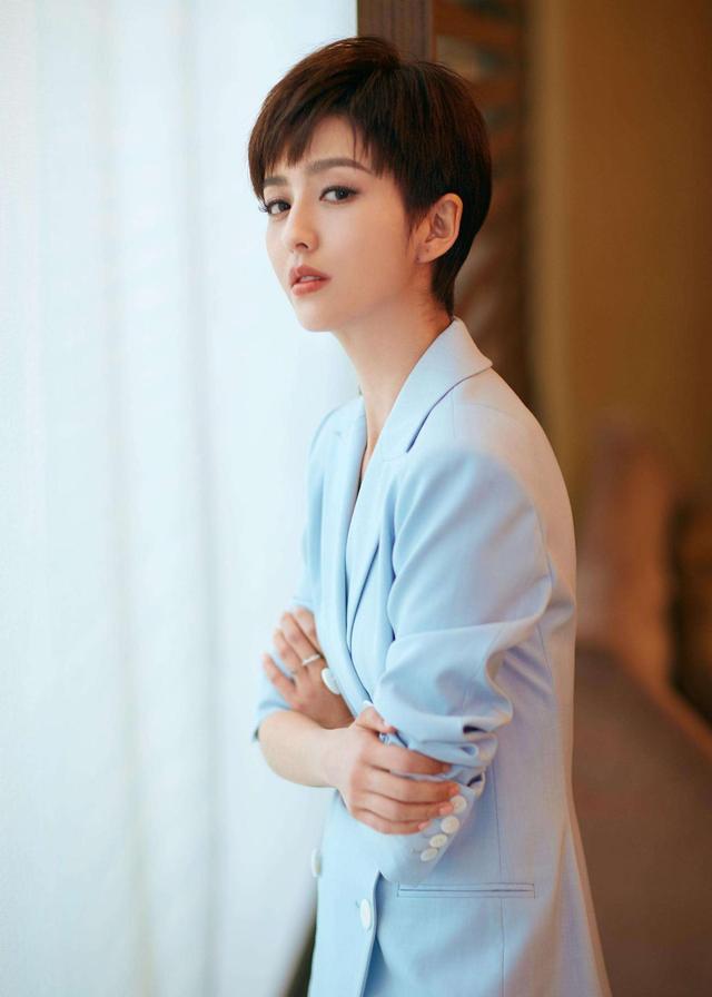 古力娜扎全名，古力娜扎传奇（新疆女明星的全名）