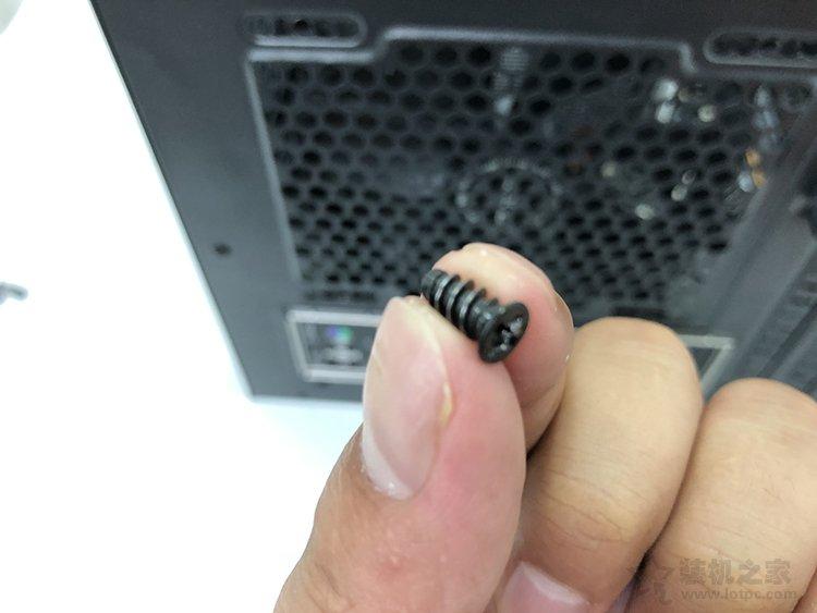 电脑主机的结构图解说明，主机箱内部结构图高清带名称及介绍