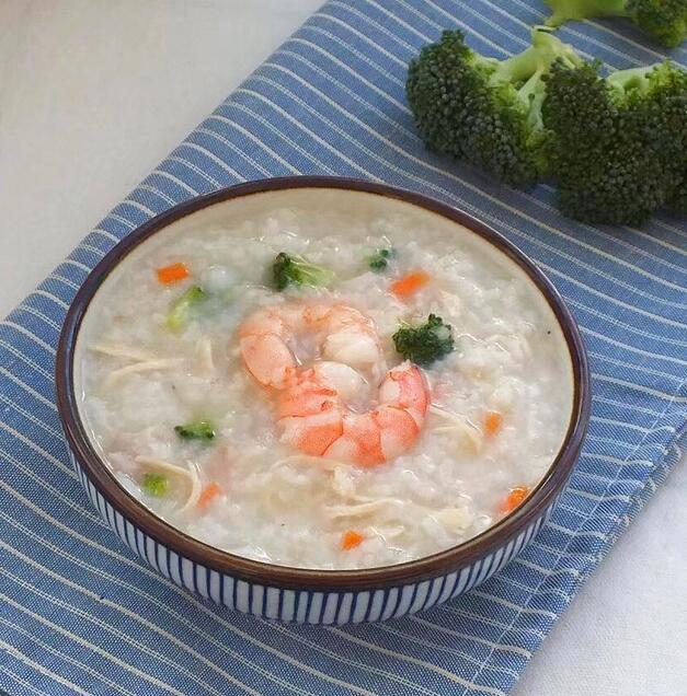 【香菇西蓝花虾仁粥】做法步骤图 孩子常吃长智力 又长个-起舞食谱网