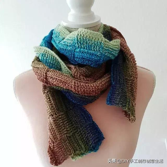 披肩的系法图解，披肩怎么系好看（在空调房使用再合适不过了）