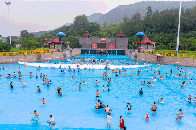 南京欢乐水魔方，水上乐园哪里比较好玩（南京潮人盛夏玩水必备属性）