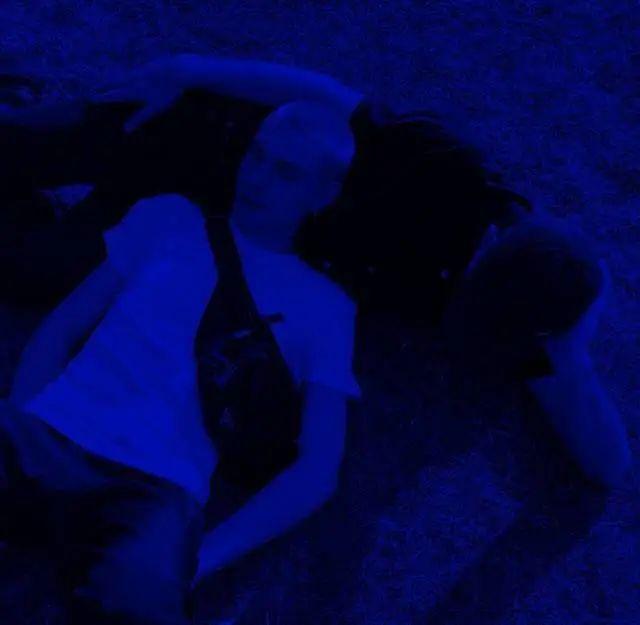 蓝色背景图，蓝色背景图片竖版（蓝色系朋友圈背景图）