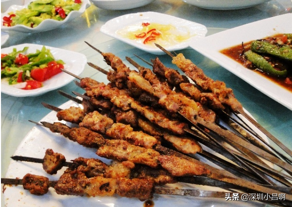 吃饭的说说，吃饭的说说朋友圈短句搞笑（这样发收获更多的点赞和评论）