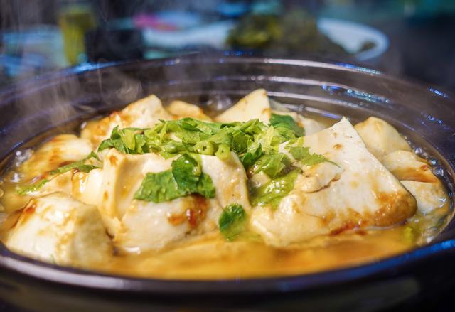 酿豆腐的制作详细方法，梅州美食客家酿豆腐的制作教程