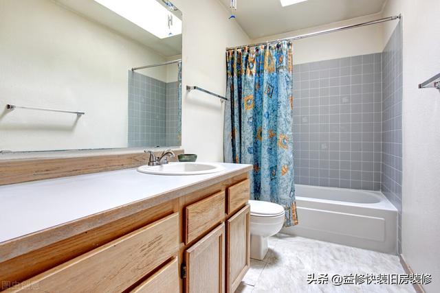 卫生间吊顶用什么材料最好，厨房卫生间吊顶用什么材料好（卫生间改造吊顶材料如何选）