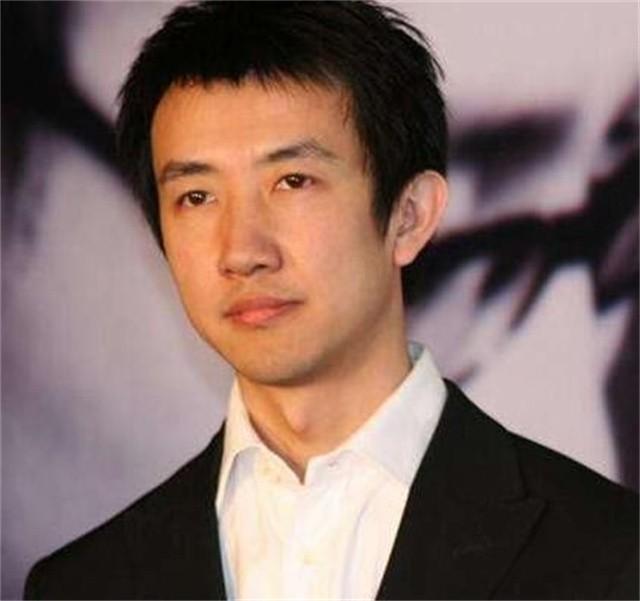 鄢颇现状，现已49岁的鄢颇如今现状如何（李小冉前男友鄢颇）