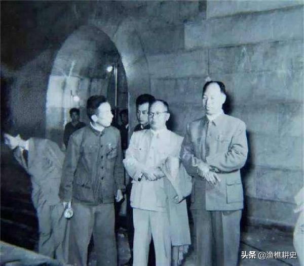 万历陵墓发掘的怪事，考古专家挖掘此墓时