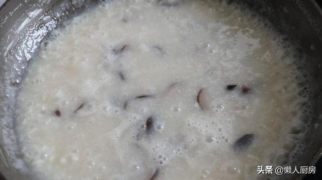 生蚝肉怎么做好吃，不加壳的生蚝怎么吃（这个季节的生蚝肥美）