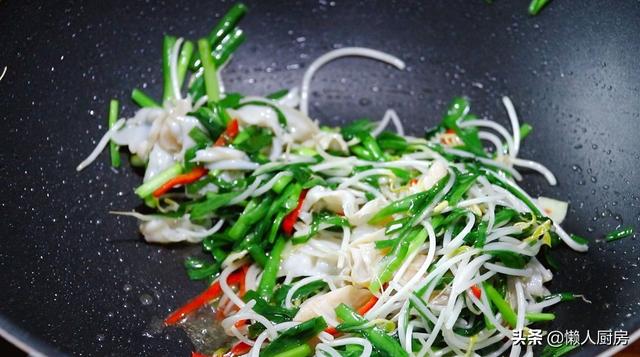 象拔蚌是什么，象拔蚌是什么梗?真正的象拔蚌好吃吗（配上春天的韭菜和豆芽）