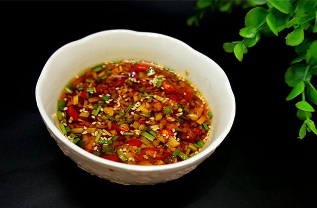 猪蹄冻的家常做法，猪蹄肉冻的家常做法（美味食谱-猪蹄冻的做法）
