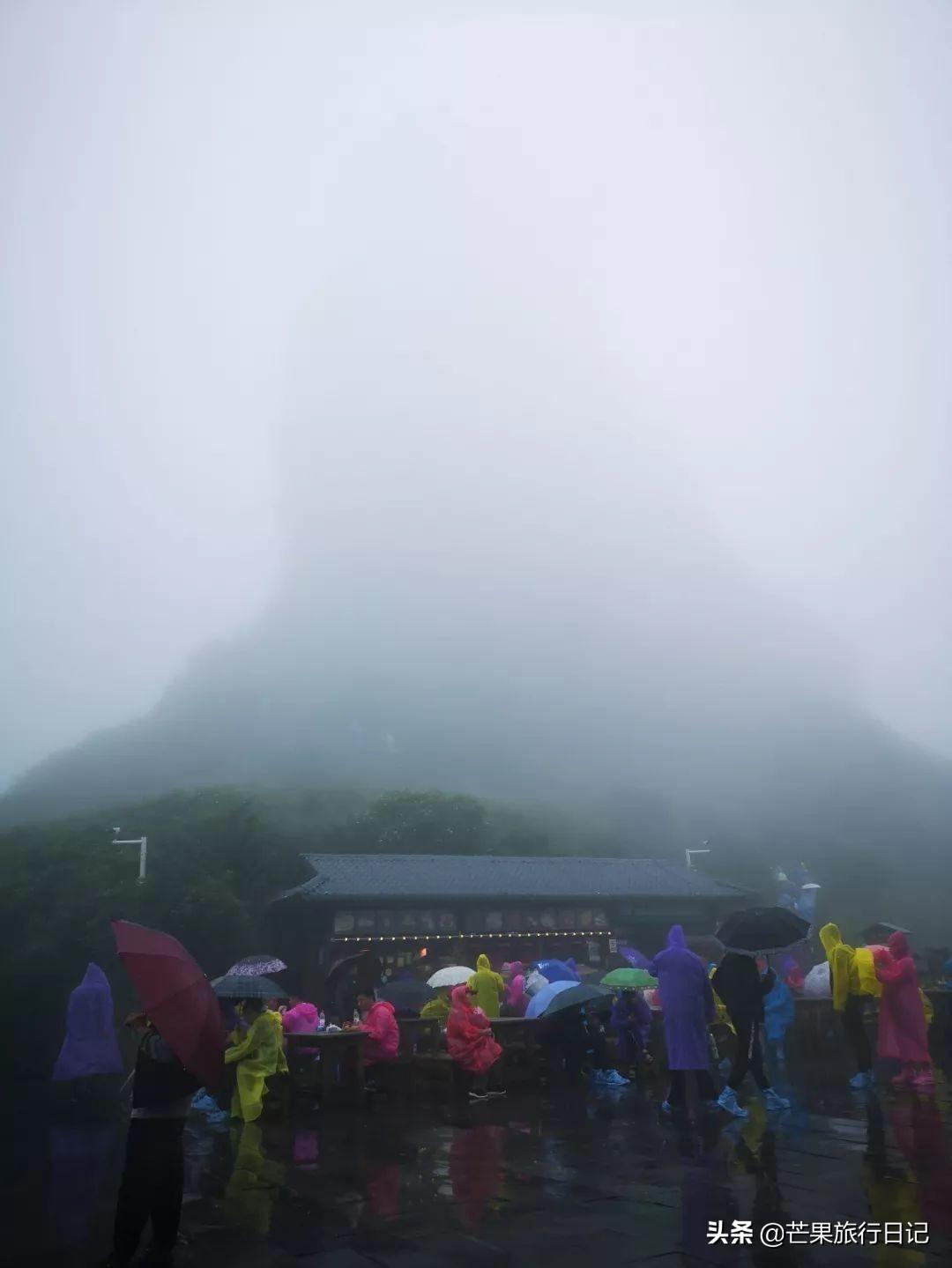 贵州梵净山门票多少钱一张，梵净山门票多少钱一张（梵净山被称为“贵州第一山”）