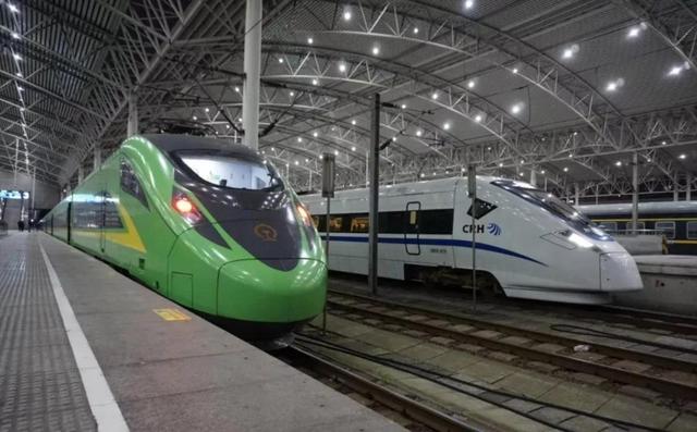 西安到榆林动车有哪些站，西安到榆林动车途经哪些站（西安-榆林动车全程5小时29分）