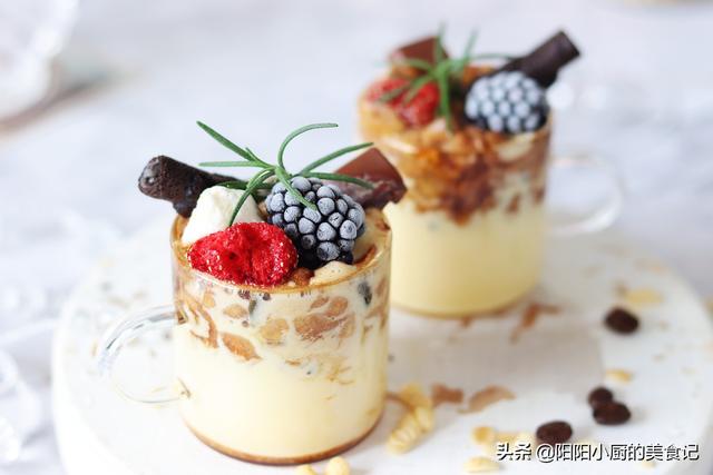 冰激凌可不可以放在热咖啡里，冰激凌可不可以放在热咖啡里喝（冰淇淋和咖啡的奇妙吃法）