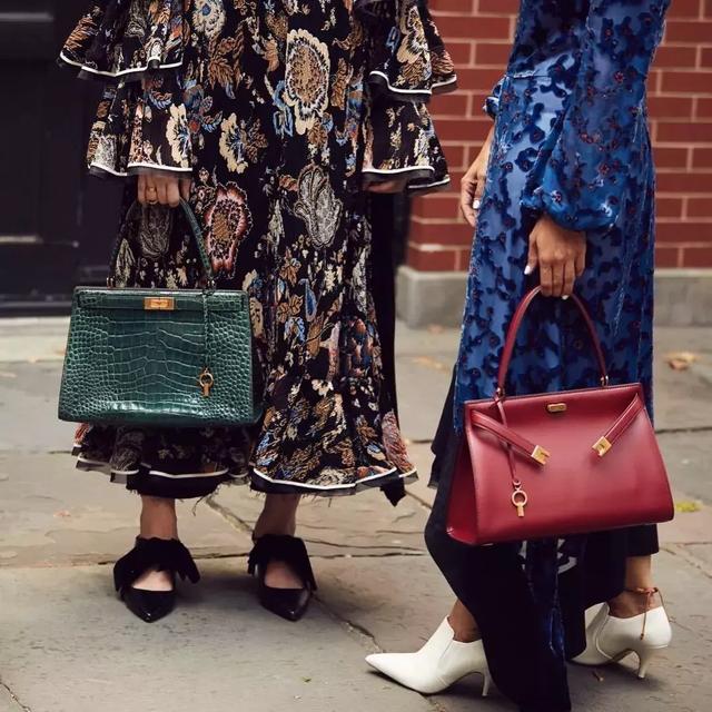 mk包包属于什么档次，MK包包属于什么档次（这五个颜值与质感均在线的包包品牌）