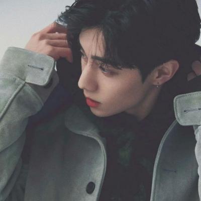 only另一半情侣网名，only、loveづ非你不娶only、love微信昵称（洋气男生的网名好听又帅气英文带翻译）