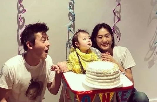 陈 冠 希，微信头像，陈 冠 希（14岁失恋开始流连花丛）