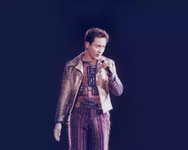 张国荣头像高清，冷澈黑白//风华绝代张国荣（微信头像——你们强烈推荐寻找的哥哥）