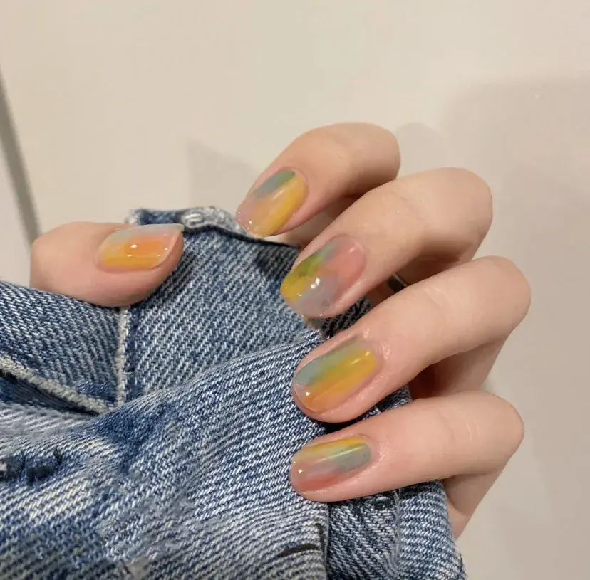 夏天指甲颜色大全图片流行，夏天显白指甲（够仙够清爽最重要是显手白）