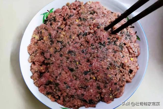 干煸头菜的制作方法，干煸头菜图片（米饭杀手之头菜蒸猪肉）