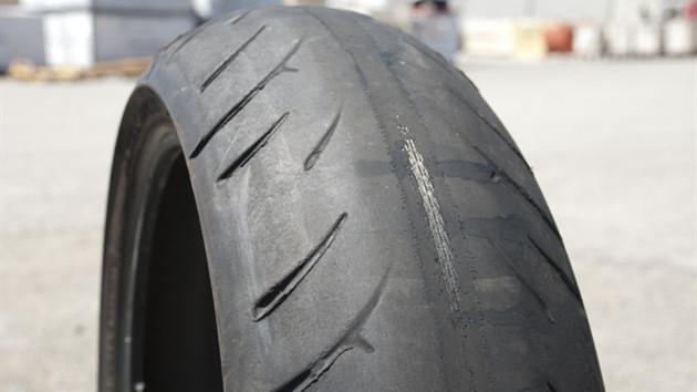 摩托车胎压多少，摩托车胎压多少bar（汽车轮胎你知道用多久）