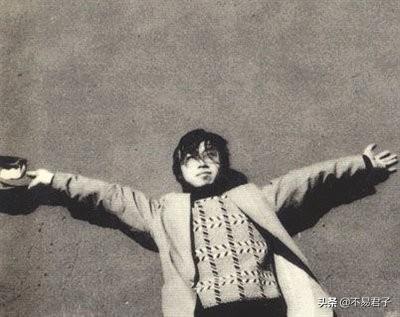 春暖花开xing，就像海子说的，面朝大海，春暖花开。，微信头像（告诉你一个真实的德令哈）