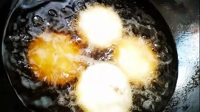 今日黄豆价格多少钱一吨，今日油价：国际原油又涨（农村老话“白露谷）