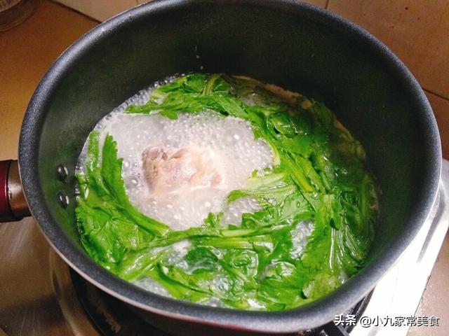 清补凉田鸡汤的做法，乌鸡清补凉汤做法大全（春天试试这样煲鸡汤）