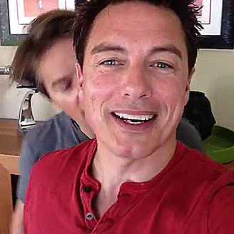 火炬木小组下载，英国最甜情侣是他俩（火炬木小组第一季在线下载）