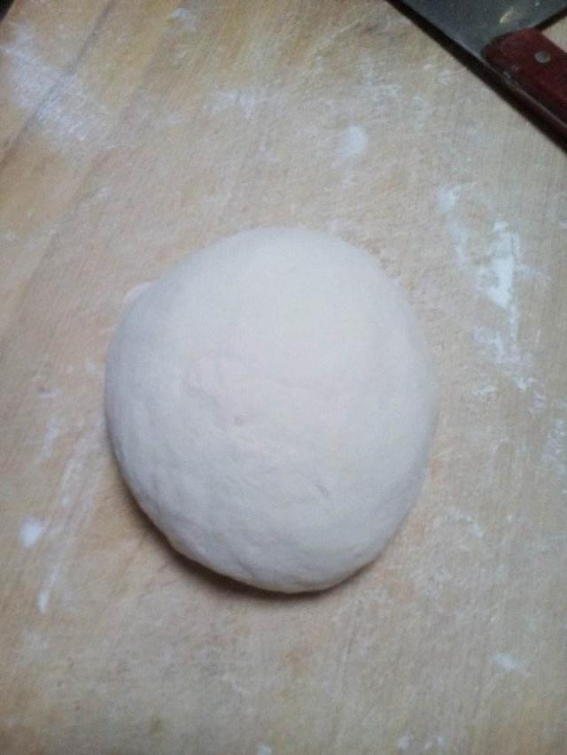 面和硬了怎么补救，和面太硬怎么补救（放久的饺子面团太干太硬）