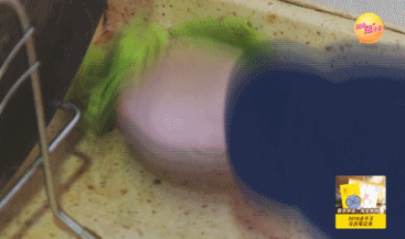 洗涤剂去油污原理，为什么洗涤剂能去除油污（冰箱里的TA竟是厨房油污克星）