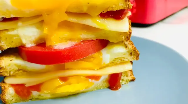 正宗芝士黄油吐司做法，半熟溏心蛋像布丁一样