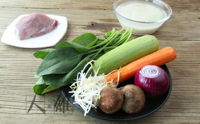 石锅拌饭简单做法，石锅拌饭简单做法大全（家常版石锅拌饭，好吃好操作）