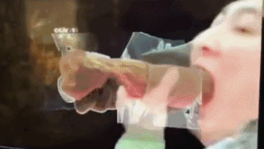 王思聪吃热狗，王思聪吃热狗照火到国外（王思聪可能这辈子都不想吃热狗了……）