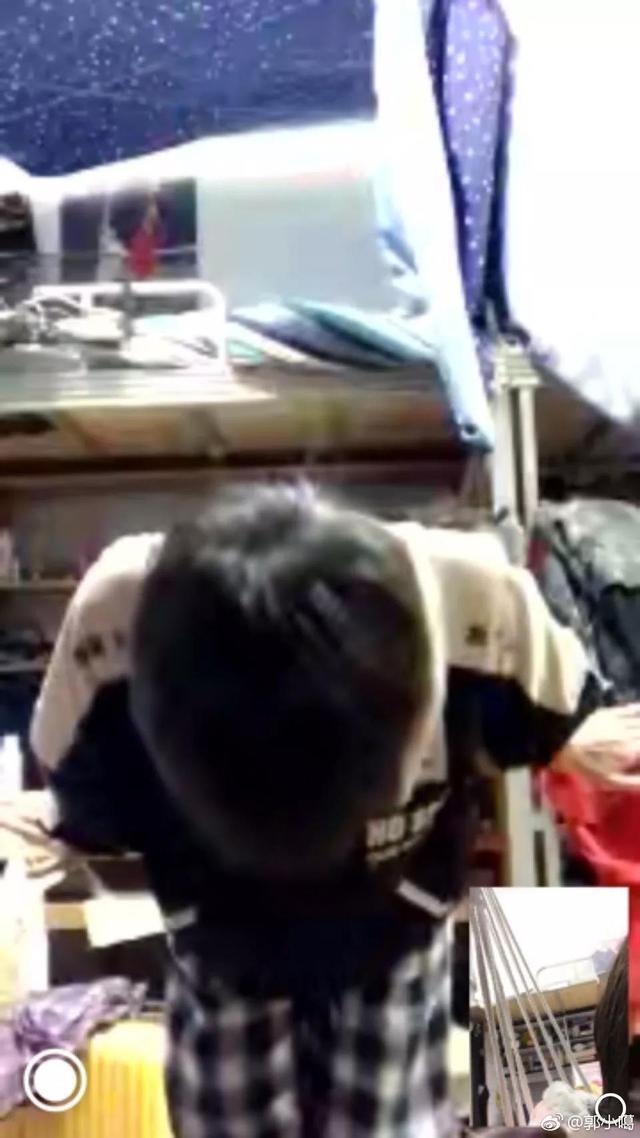 激光雨是什么梗，激光雨歌词什么意思（他竟然给我表演这个...）