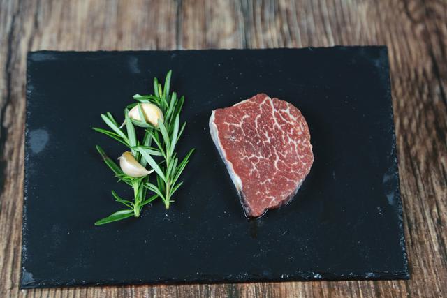 世界上最贵的牛排，世界上最贵的牛排餐厅（盘点你不知道的10种最贵牛排）