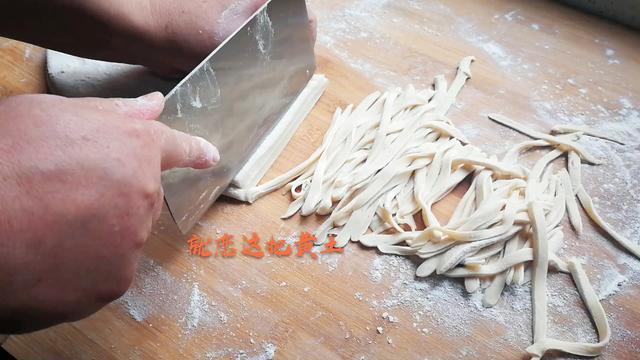驴蹄子面的做法，驴蹄子面和面做法（做法简单一看就会）