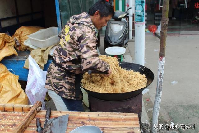 自制炒米糕做法，农村传统小吃炒米糕