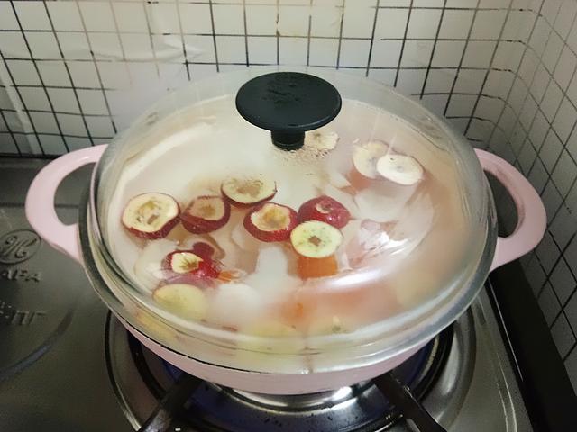 正确煮梨水的方法，煮梨水的方法（还能止咳化痰预防流感）