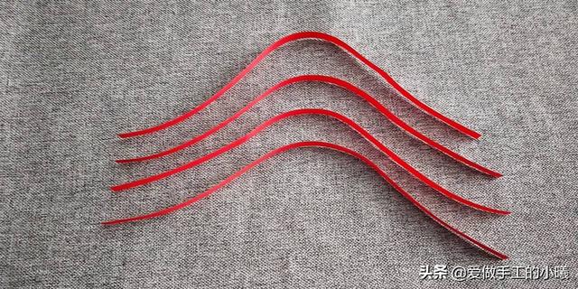 如何用一张纸折纸灯笼，如何用一张纸折纸灯笼视频（用四张纸条做成的折纸灯笼）
