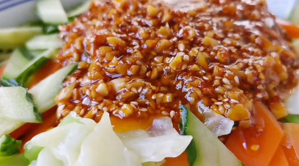 圖片[7]-【涼拌包菜雞蛋皮】做法步驟圖 解膩又解饞 家人愛吃-起舞食譜網(wǎng)