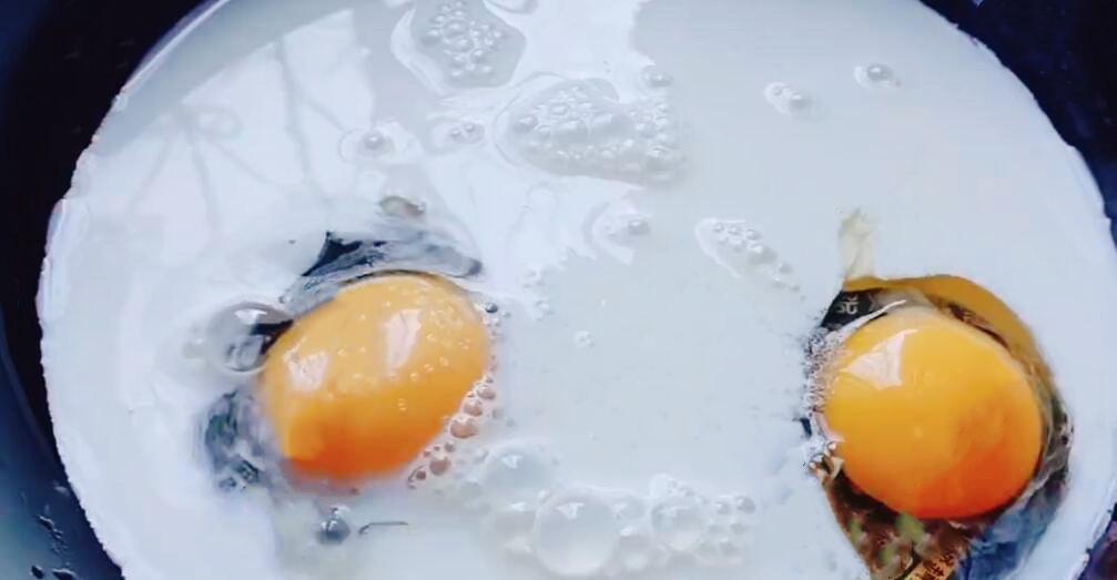 图片[2]-【鸡蛋牛奶炸泡泡】做法步骤图 咸香柔软 吃过还想吃-起舞食谱网