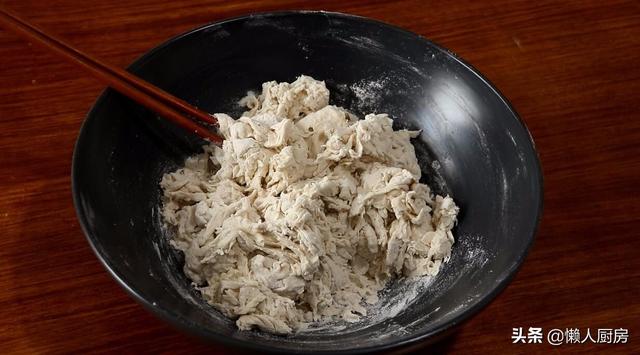 栗子饼的制作方法，栗子鸡蛋饼的制作方法（教你做一道甜而不腻的栗子饼）