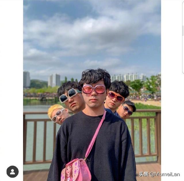 拍集体照姿势的摆法，集体拍照姿势（集体拍照姿势学起来）